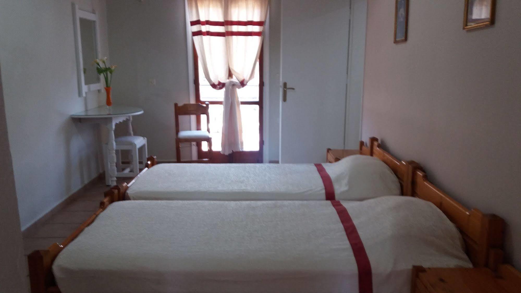 Piskopiano Studios Bagian luar foto